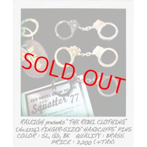 画像: RALEIGH / FINGER-SIZED “HANDCUFFS” PINS